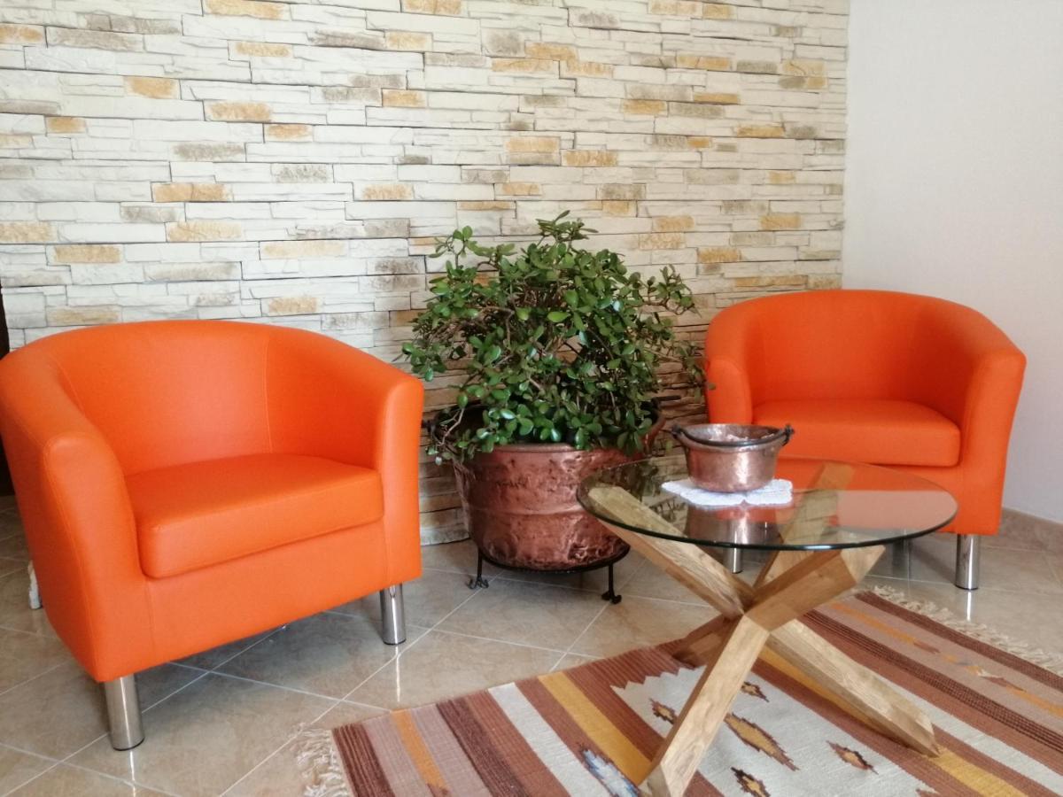 B&B La Casa Di Loretta Paderno Bagian luar foto