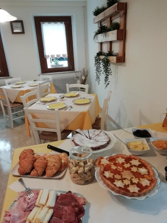 B&B La Casa Di Loretta Paderno Bagian luar foto