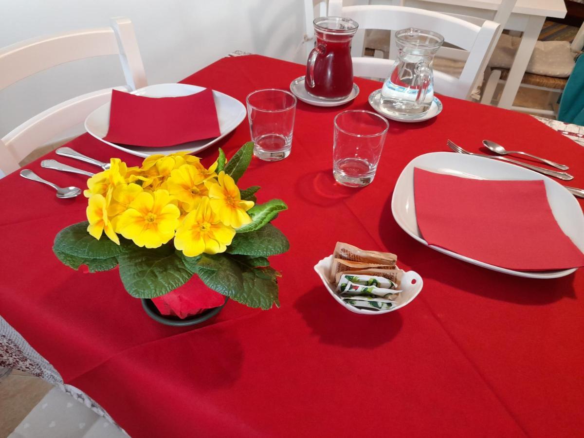 B&B La Casa Di Loretta Paderno Bagian luar foto