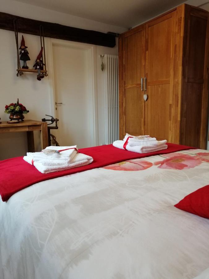 B&B La Casa Di Loretta Paderno Bagian luar foto